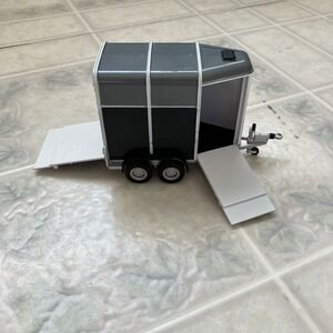 Ertl Horse Livestock Trailer Britains LTD 2006 Black Grey & White 1/32 Scale